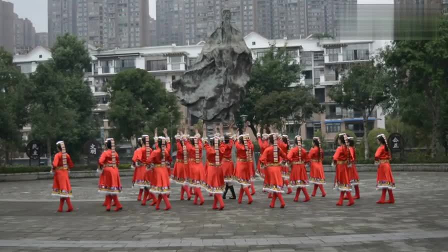 最新藏族舞變隊形，高原舞動，展現獨特風采